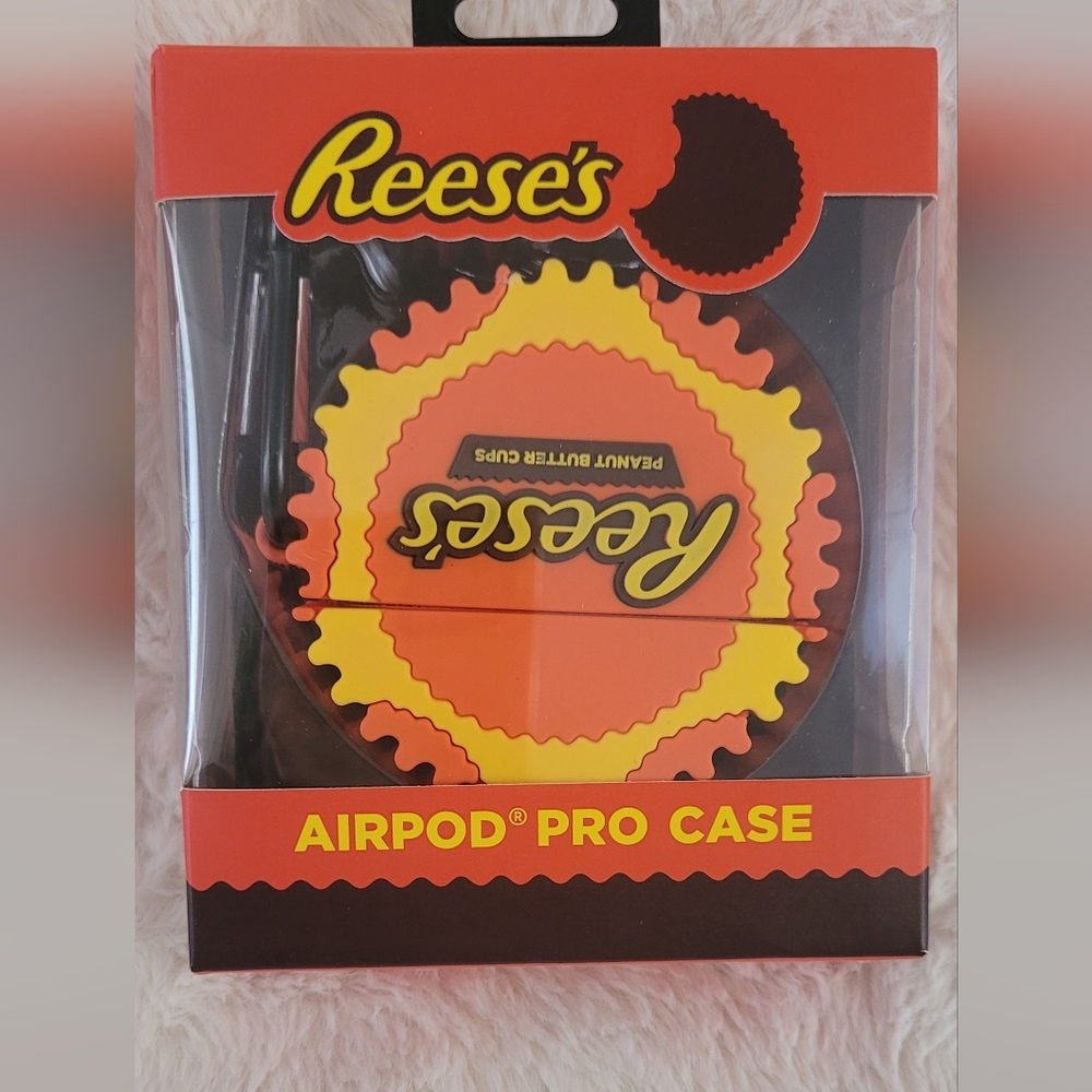 Reese's AirPod Pro Case with Carabiner